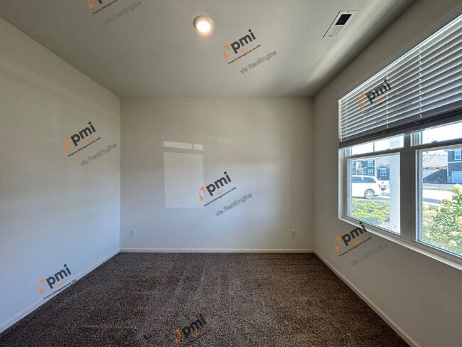 Building Photo - 10334 Morse Pl