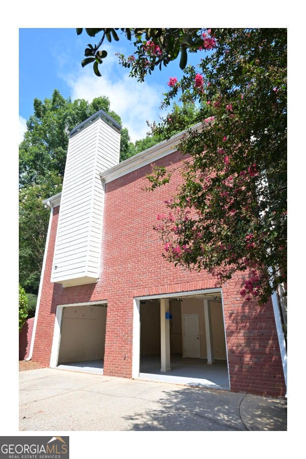 Building Photo - 3885 Waterford Dr