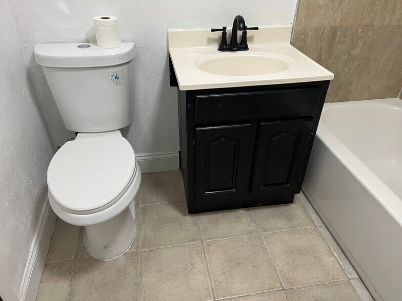 Bathroom - 14050 Candler Ave