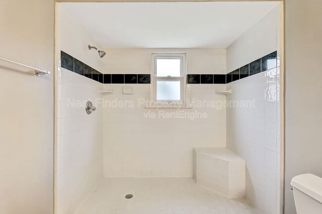 Building Photo - 10855 Mandarin Station Dr W