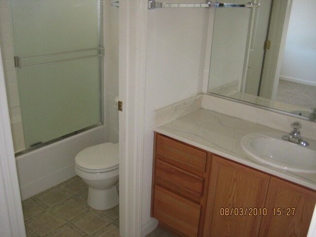 Building Photo - 1751 Pinewood Dr