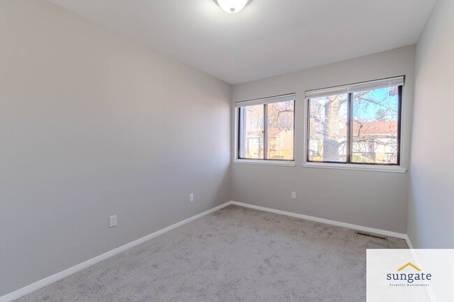 Building Photo - 4254 Cayuga Rd