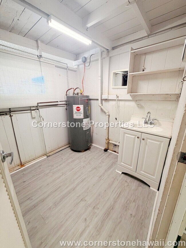 Building Photo - 4265 Likini St