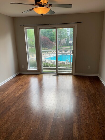 Primary Photo - 3953 Picasso Ct