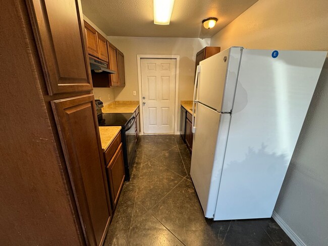 Building Photo - 2/2 Home in Sulphur Rock