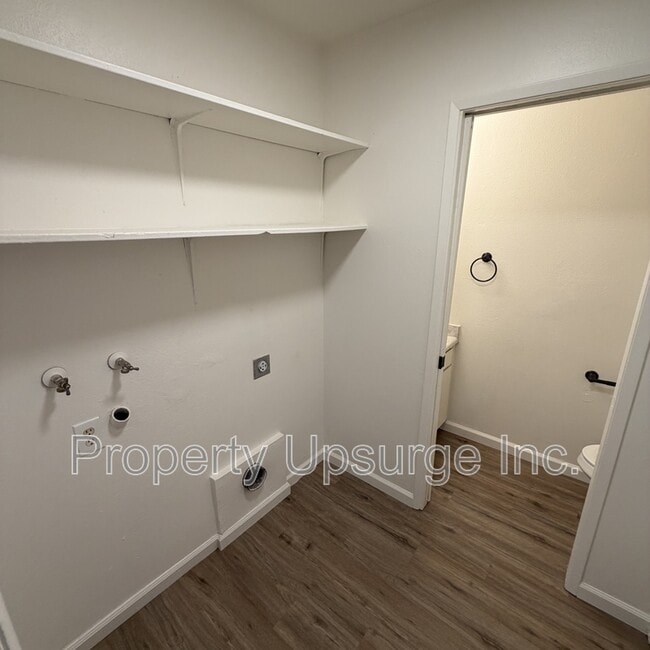 Building Photo - 1825 Roanoke Ave