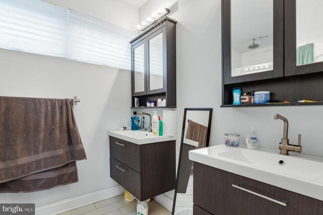 Building Photo - 2629 Cedar St