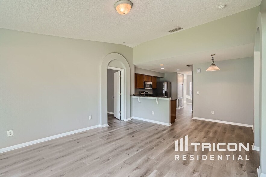 Building Photo - 11809 Brenford Crest Dr