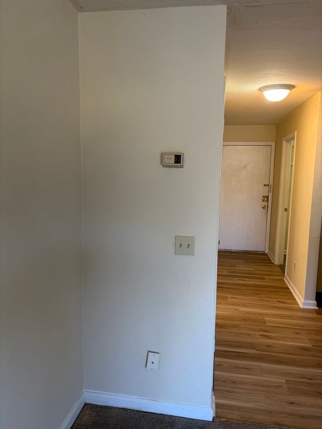 Building Photo - 4BR/2BA Near Virginia Tech | Bus Route, Laundry In-Unit