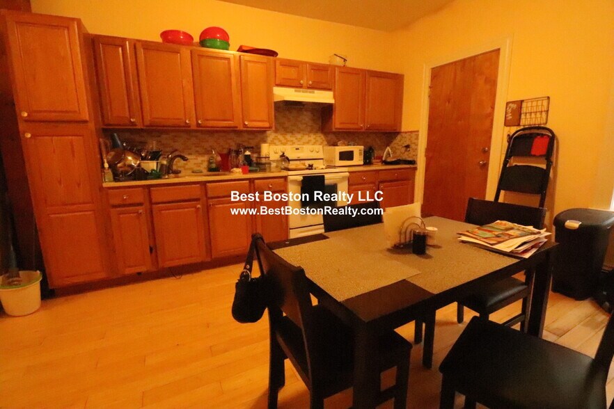 Building Photo - 27 Portsmouth St