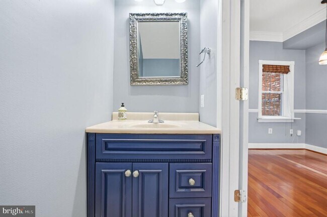 Building Photo - 1619 5th St NW