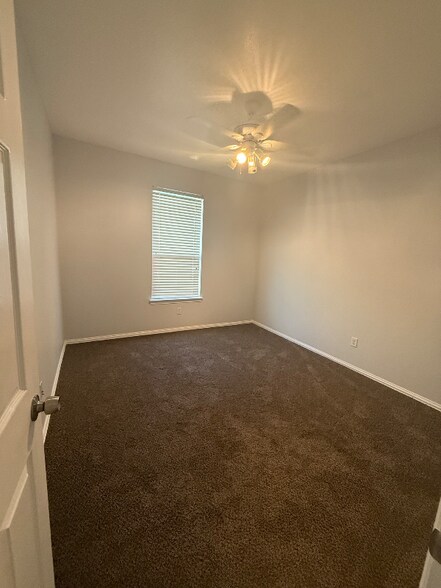 Building Photo - 5521 Paloma Ct