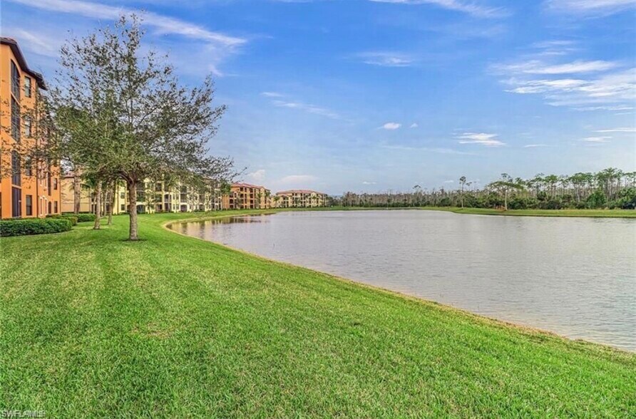 Building Photo - 9731 Acqua Ct