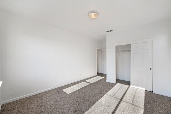 Building Photo - 6717 Sao Tiago Way