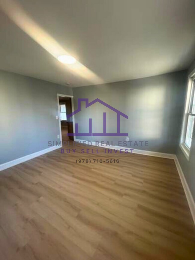 Building Photo - 24 Greenwood St