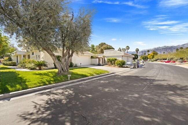 Building Photo - 68615 Paseo Soria