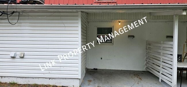 Building Photo - 1640 Keeble St