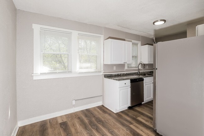 Building Photo - 3943 N 40th St