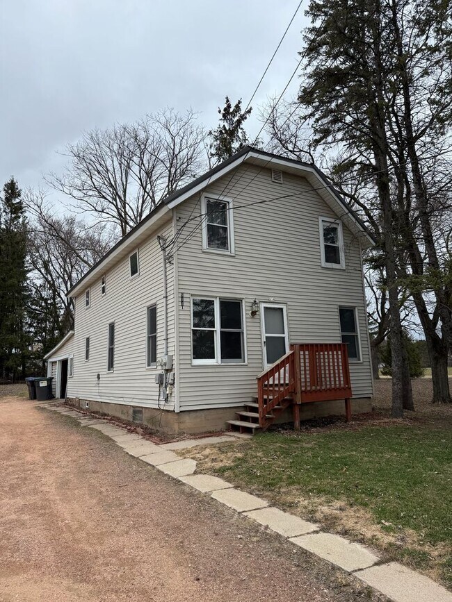 Building Photo - Two Bedroom Upper Duplex