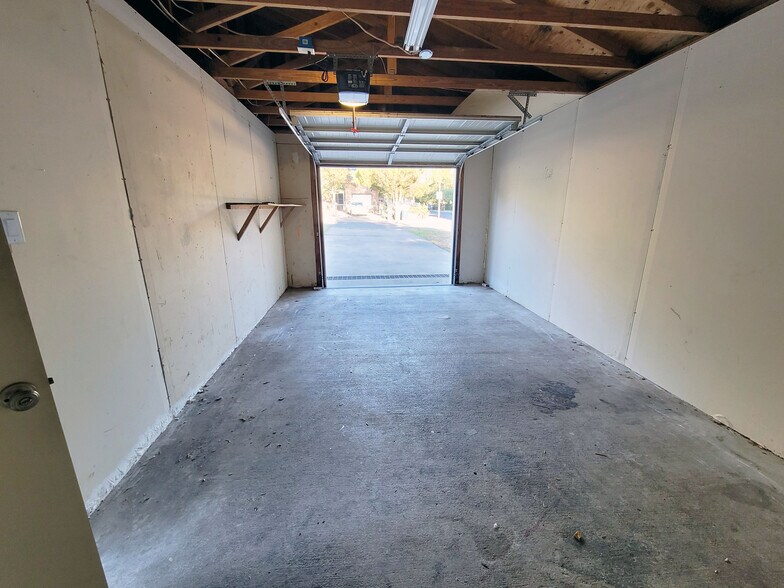 Building Photo - 920 Sirocco Dr