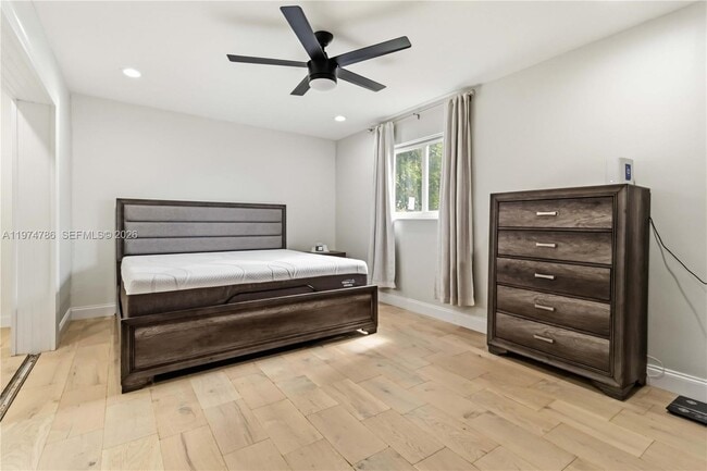 Building Photo - 5616 NW 48th Way