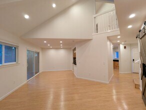 Building Photo - Amazing, gorgeous, end unit with huge yard...