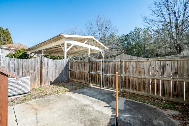 Building Photo - 83 Charter Oak Dr