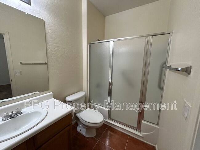 Building Photo - 12407 N 149th Dr