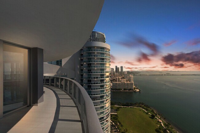 Building Photo - 488 NE 18th St