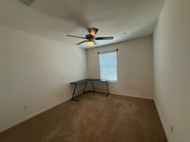 Building Photo - 5531 W Flint Way