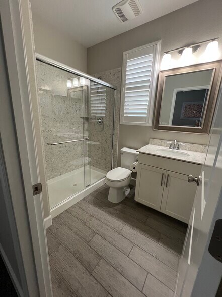 2nd room bathroom - 2904 Worthing Cmn