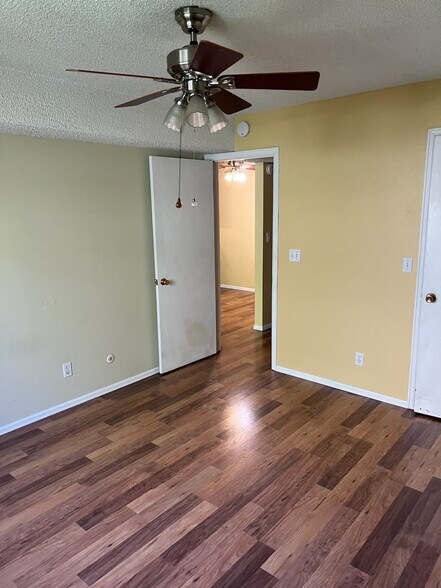 Building Photo - 3250 Oneal Cir