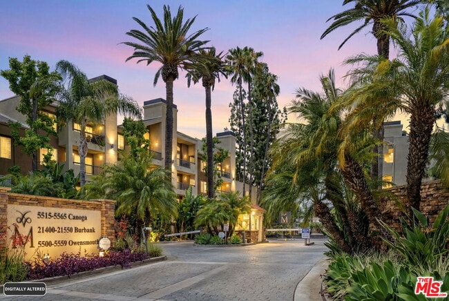 Building Photo - 5530 Owensmouth Ave