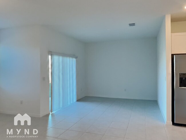 Building Photo - 32063 Pop Ash Pl