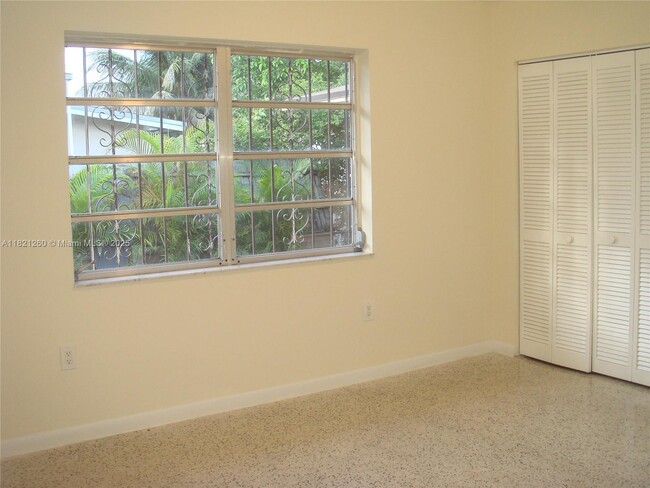 Building Photo - 1129 SW 11th Ave