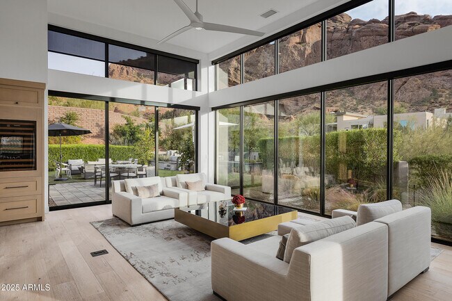 Building Photo - 5841 N Echo Canyon Cir