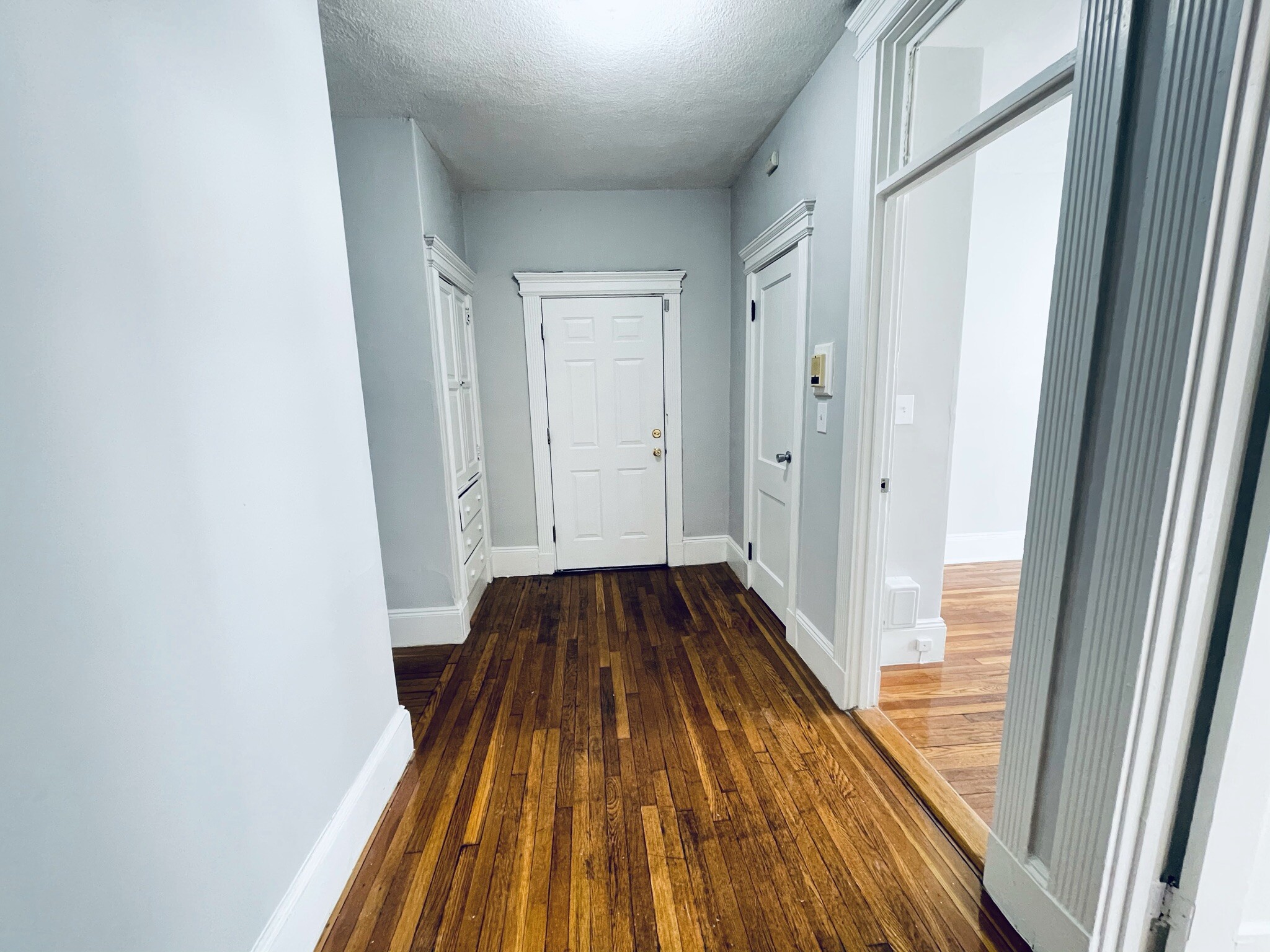 Building Photo - 75 Chester St