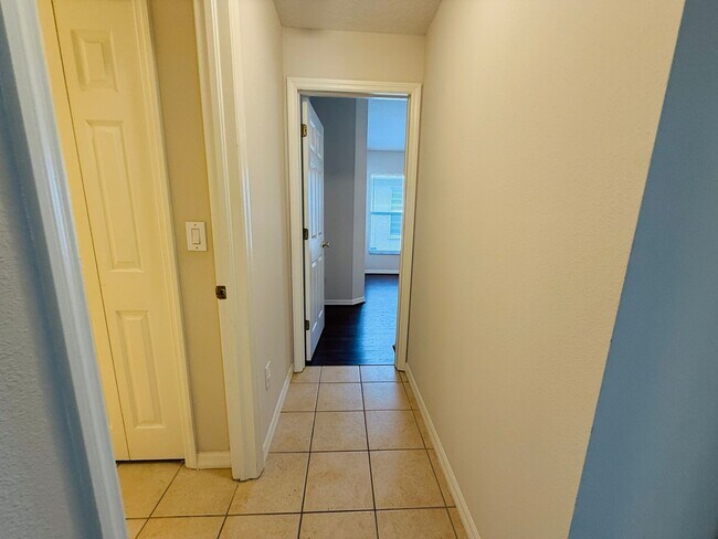Building Photo - 5534 Turtle Crossing Loop
