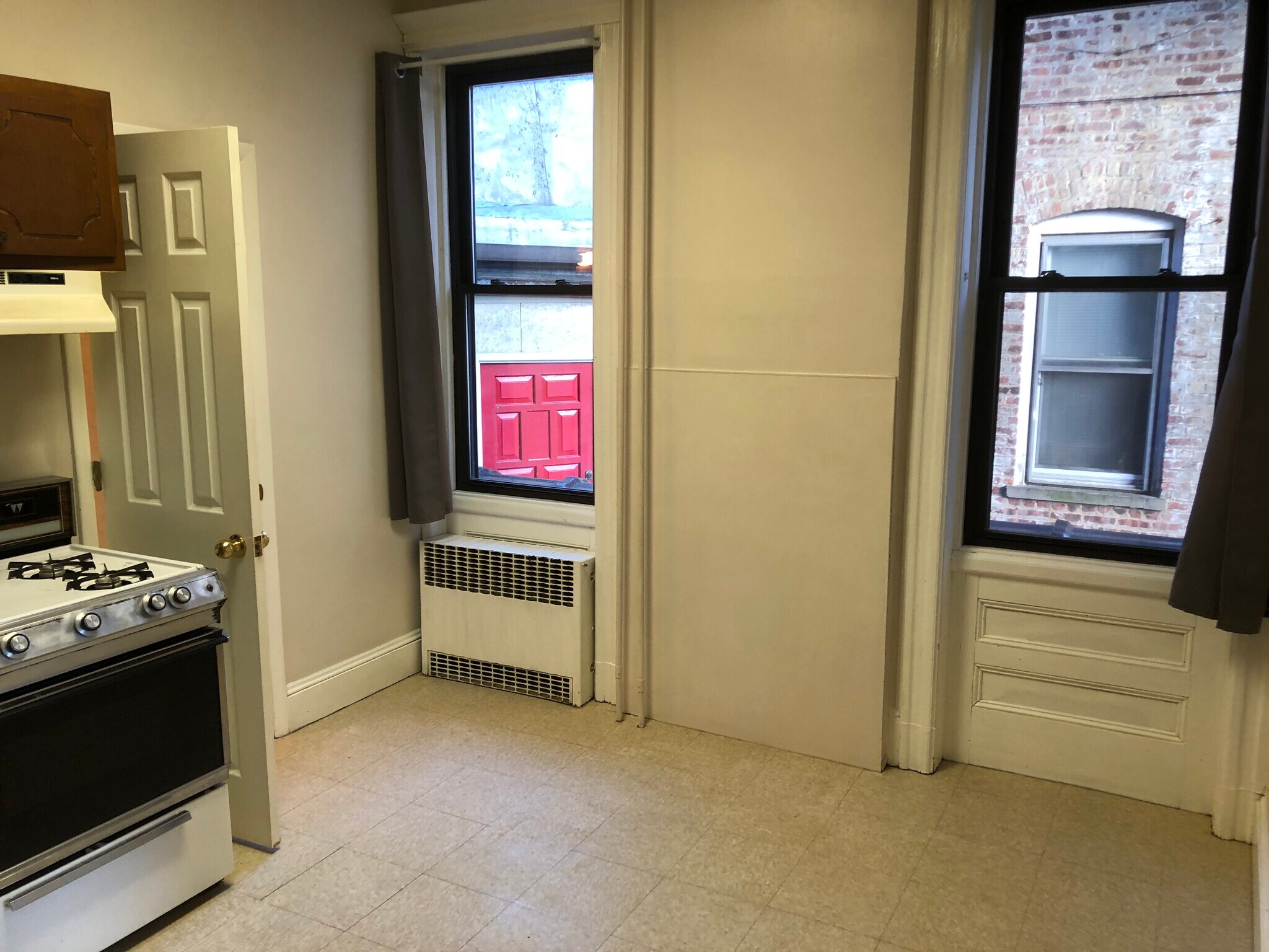 Building Photo - 513 9th St