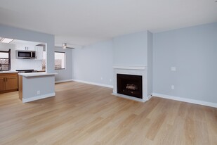 Building Photo - La Jolla West Wind