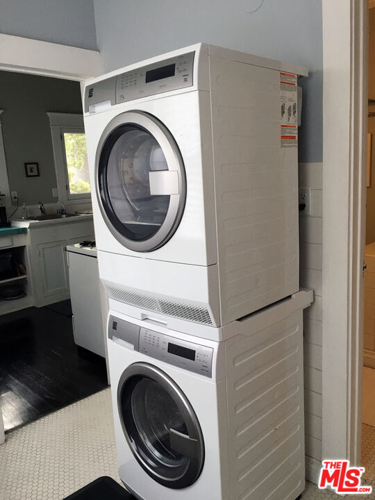 Building Photo - 1315 1/2 Kellam Ave