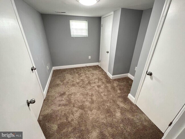 Building Photo - 3119 Harview Ave