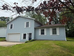 Building Photo - 3505 W Festive Dr