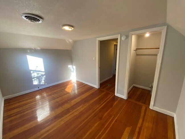 Building Photo - 700 Dover Pl
