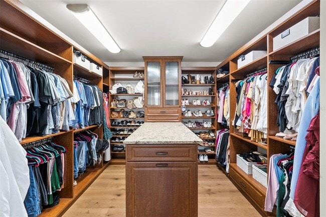 Building Photo - 1123 Abbeys Way