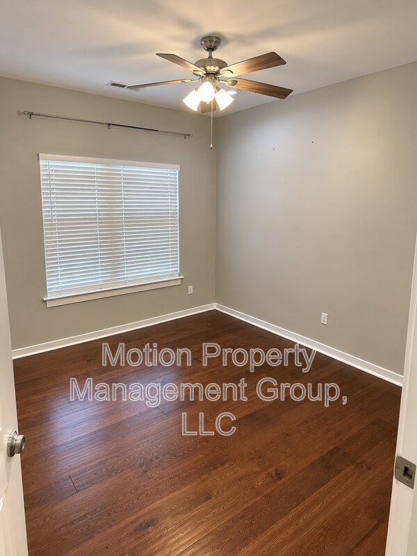 Building Photo - 4010 Rogers Rd
