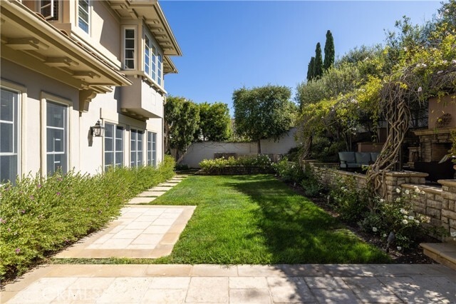 Building Photo - 23 Gleneagles Dr