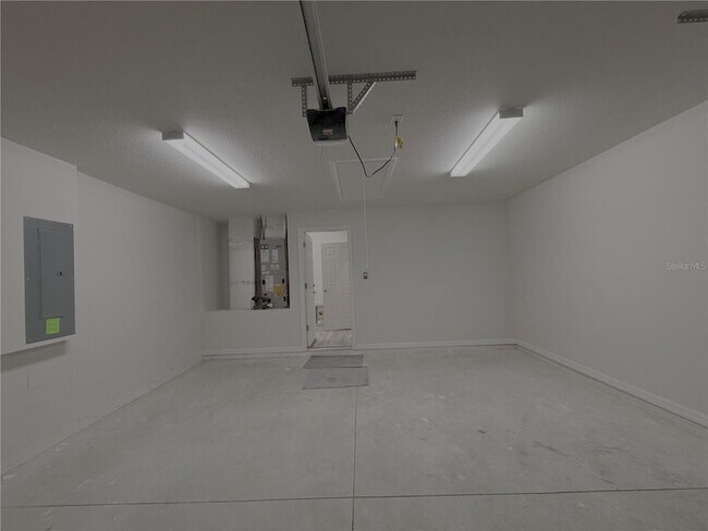Building Photo - 678 Walkertown Dr