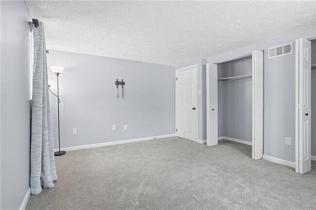 Building Photo - 1204 Dutilh Rd