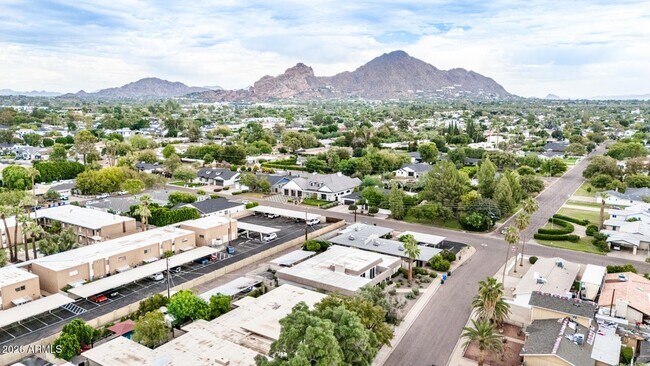 Building Photo - 3734 E Montecito Ave